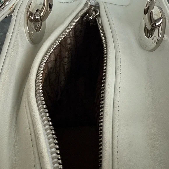 Christian Dior Cannage Lady Dior - Picture 16 of 17